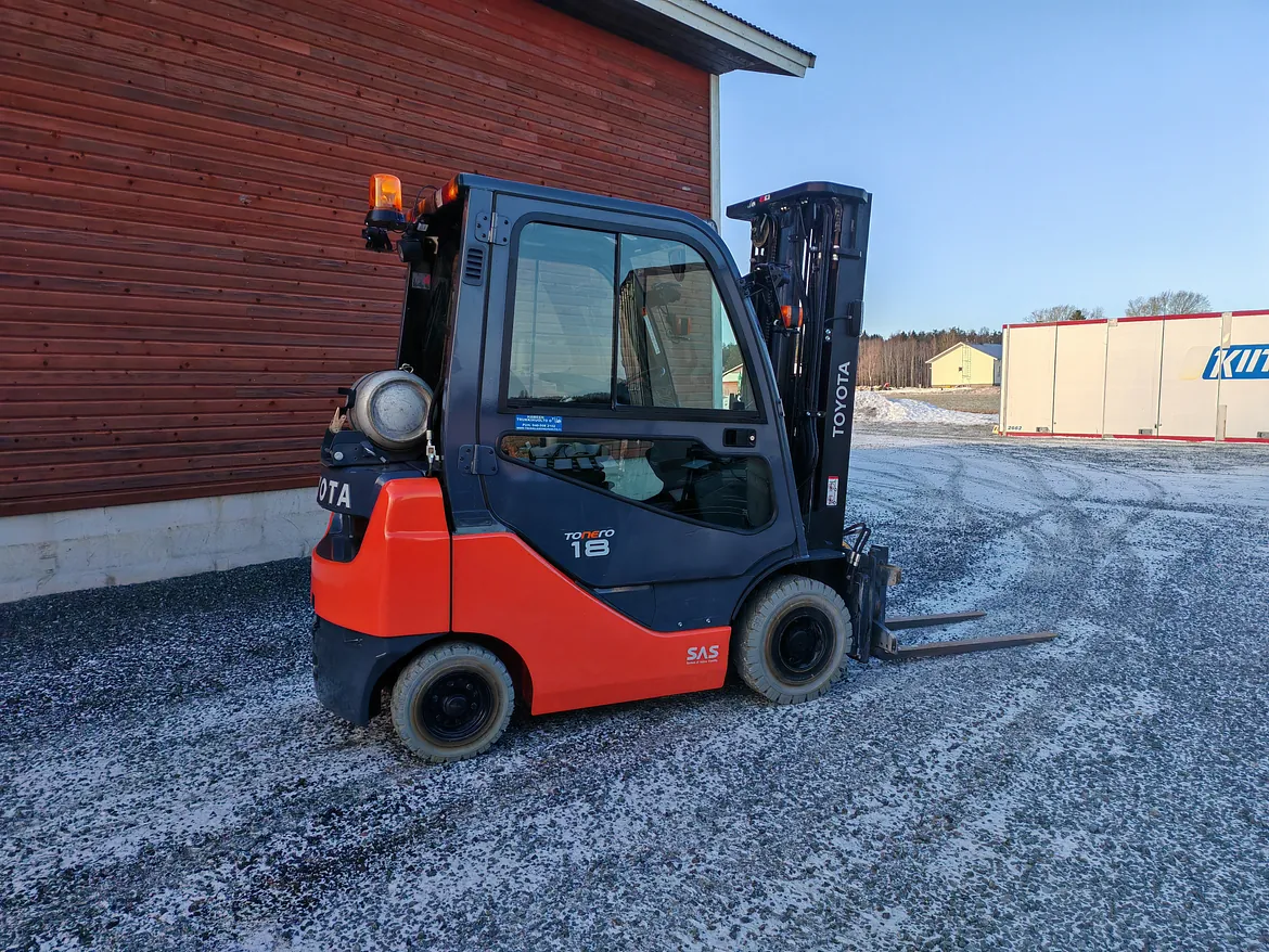 Toyota 02-8FGF18 kaasutrukki vm. 2019 (pyörittäjällä)